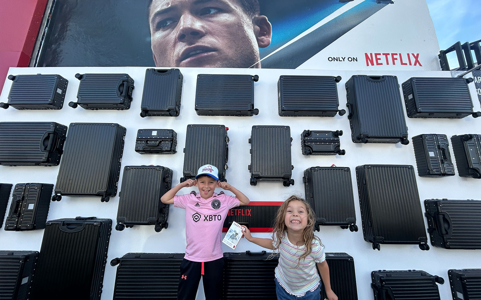 Suitcase-Search-Wall